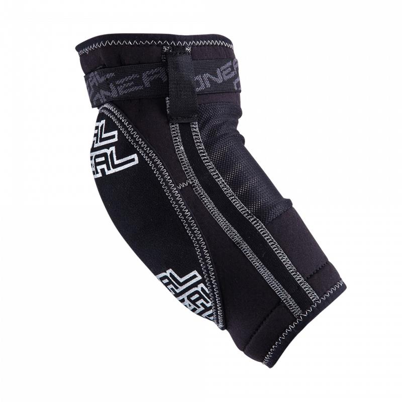 OTROŠKI ŠČITNIKI KOMOLCEV ONEAL DIRT - ČRNI