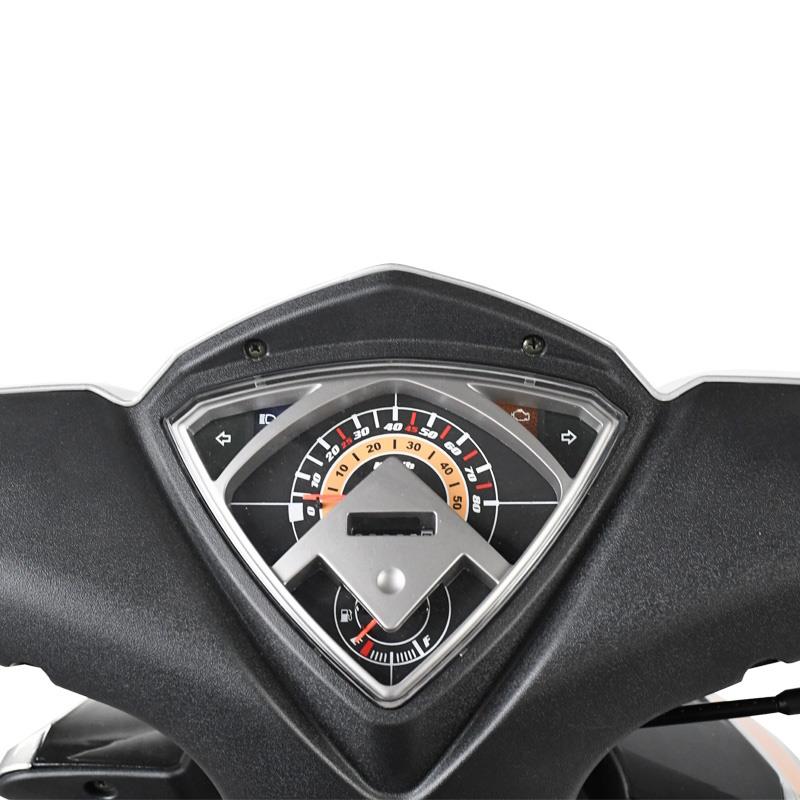 SKUTER ZNEN R8 45 km/h - SREBRNO / ČRN