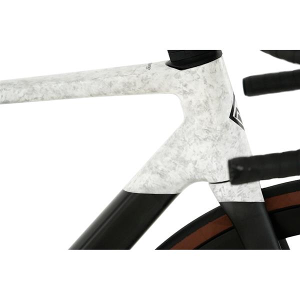 CESTNO KOLO MEGAMO RAISE 15 CW - JADE UD - 105 di2