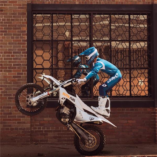 ČELADA ONE INDUSTRIES X-297 - MODRA